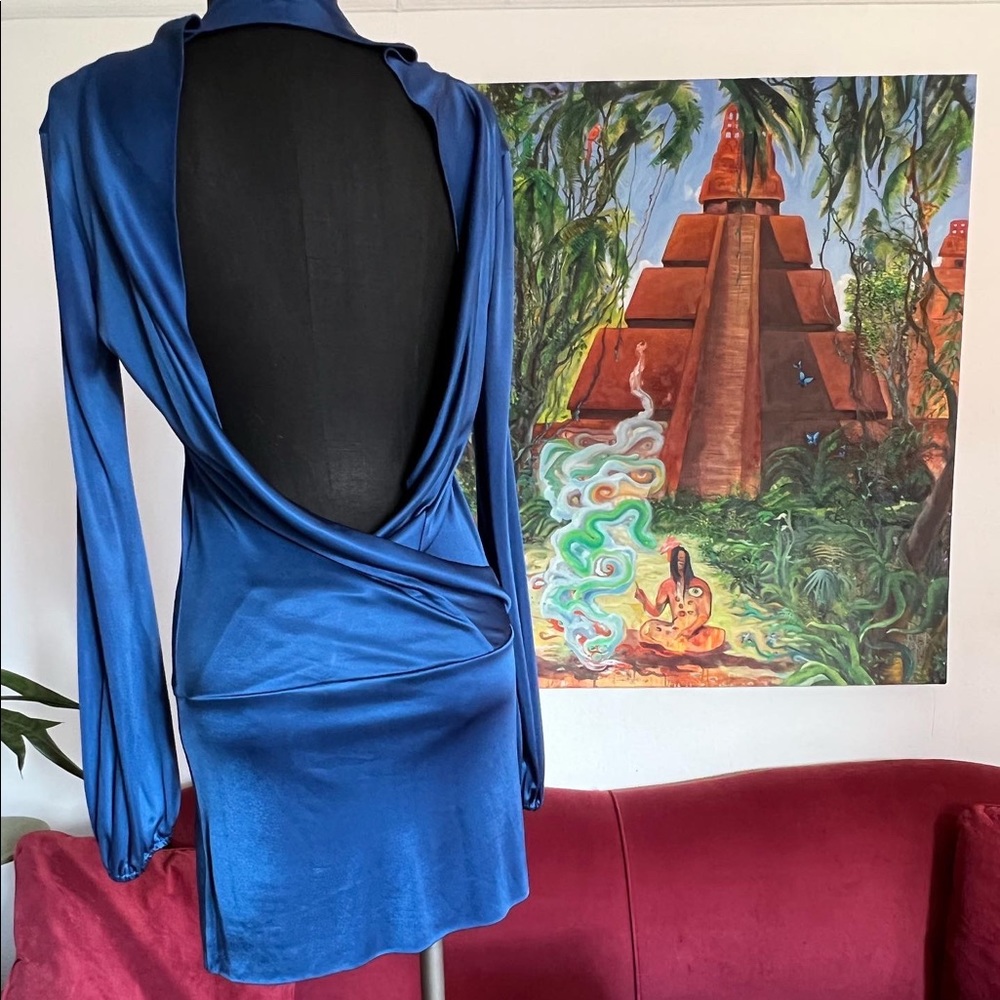Backless Y2K Savee Couture dress. Sz small and gorgeous blue. Great condition!